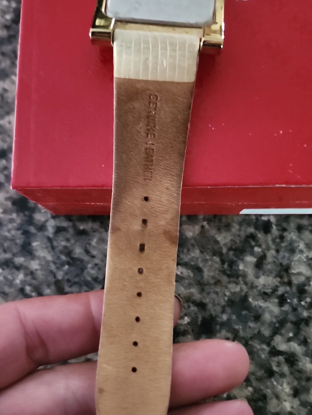Guess sophisticated rectangular